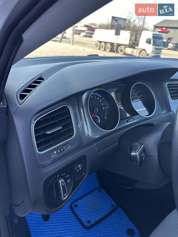 Хетчбек Volkswagen e-Golf 2014 в Івано-Франківську фото 17 Хетчбек Volkswagen e-Golf 2014 в Івано-Франківську