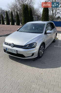 Хетчбек Volkswagen e-Golf 2016 в 