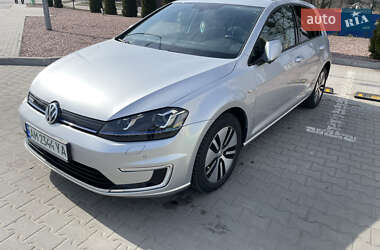 Хетчбек Volkswagen e-Golf 2016 в 