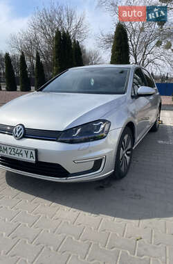 Хетчбек Volkswagen e-Golf 2016 в 