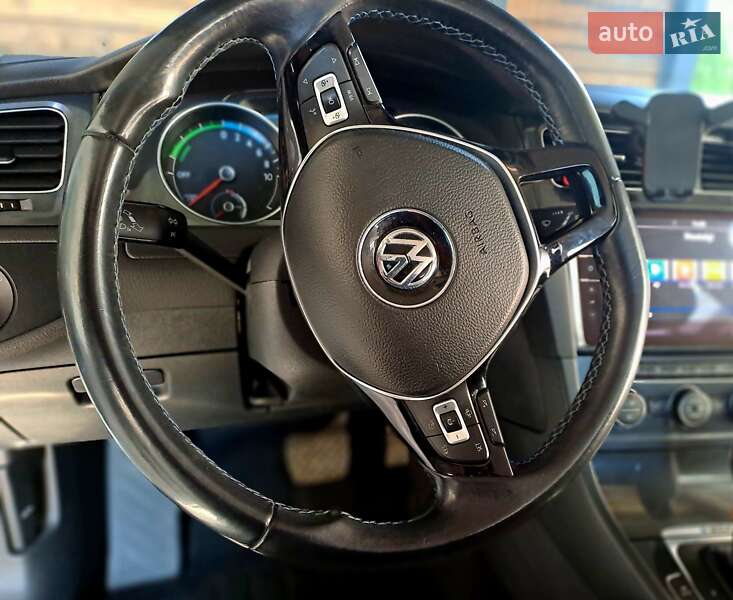 Хетчбек Volkswagen e-Golf 2020 в Жовкві