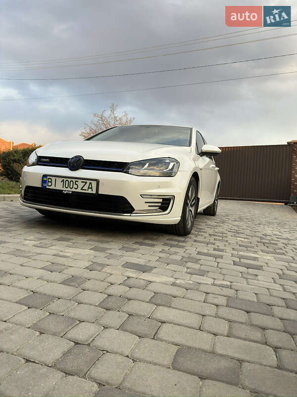 Volkswagen e-Golf 2015
