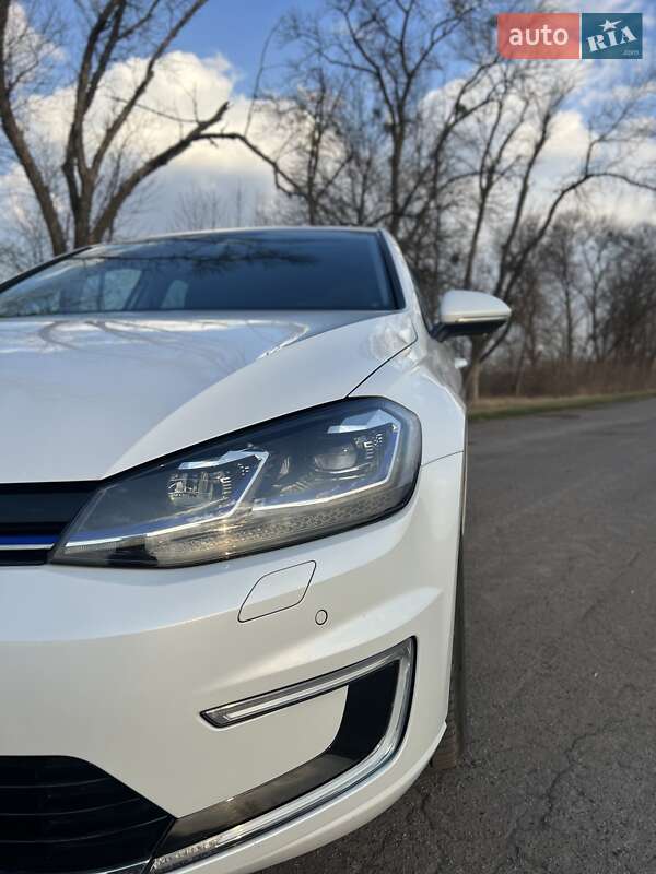 Хетчбек Volkswagen e-Golf 2017 в Полтаві