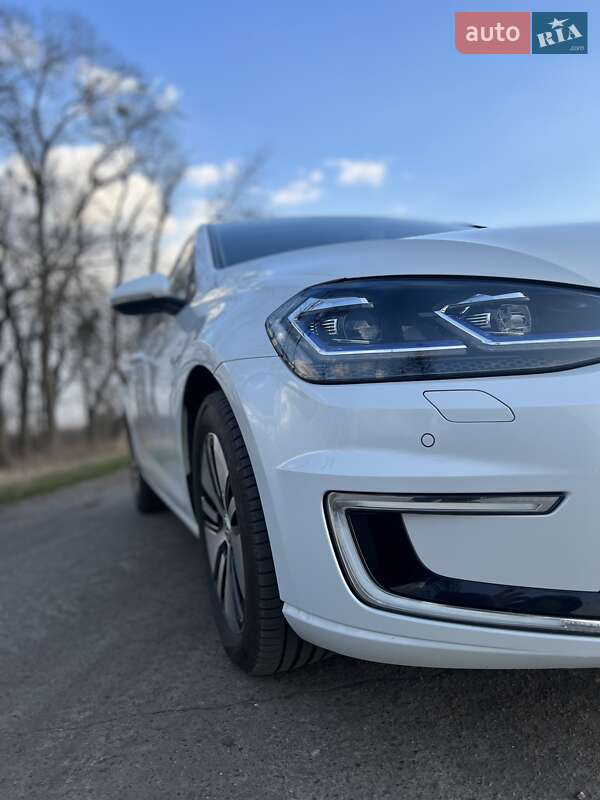 Хетчбек Volkswagen e-Golf 2017 в Полтаві
