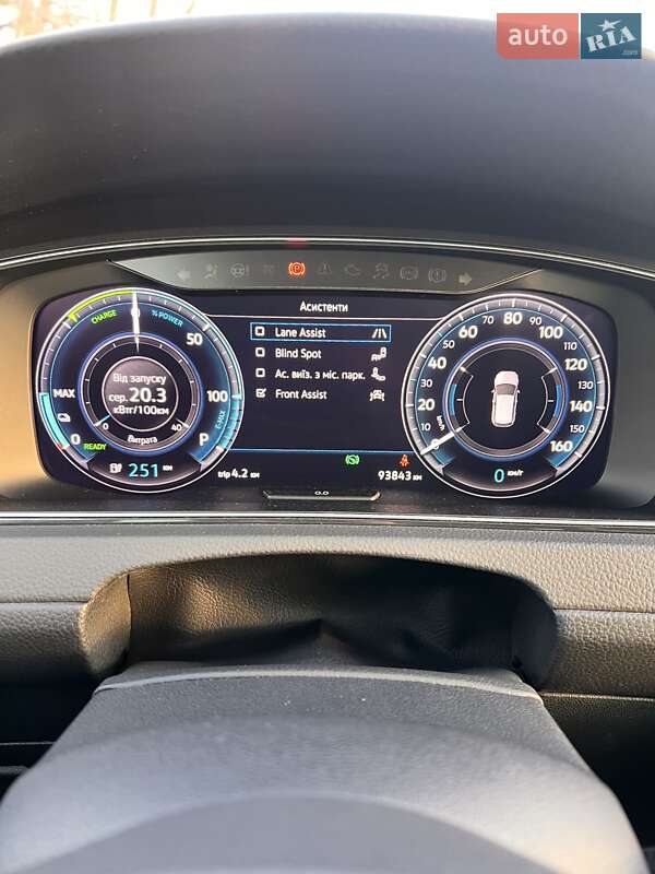 Хетчбек Volkswagen e-Golf 2017 в Полтаві