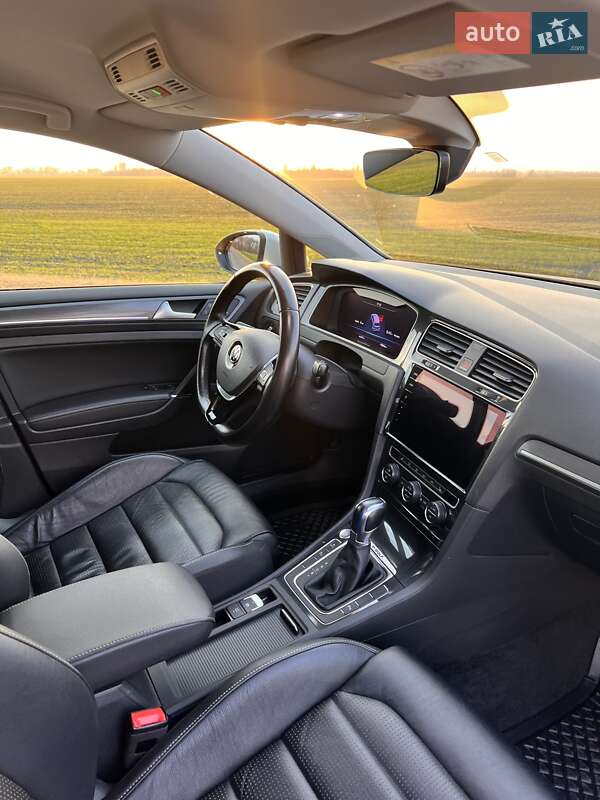 Хетчбек Volkswagen e-Golf 2017 в Полтаві