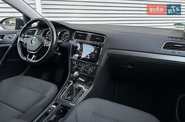 Хетчбек Volkswagen e-Golf 2020 в 