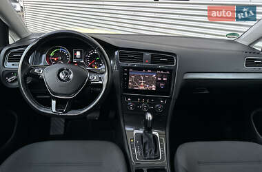 Хетчбек Volkswagen e-Golf 2020 в 