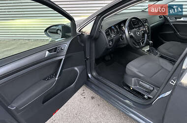 Хетчбек Volkswagen e-Golf 2020 в 