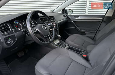 Хетчбек Volkswagen e-Golf 2020 в 