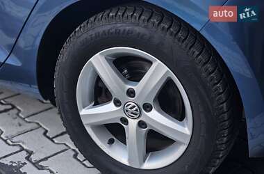 Хэтчбек Volkswagen e-Golf 2015 в 