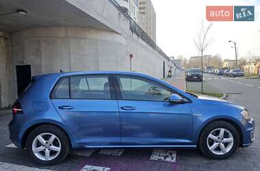 Хэтчбек Volkswagen e-Golf 2015 в 