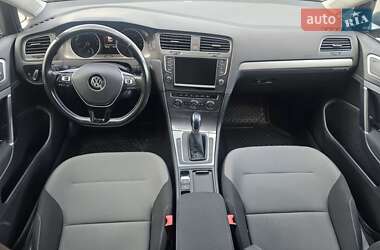 Хэтчбек Volkswagen e-Golf 2015 в 