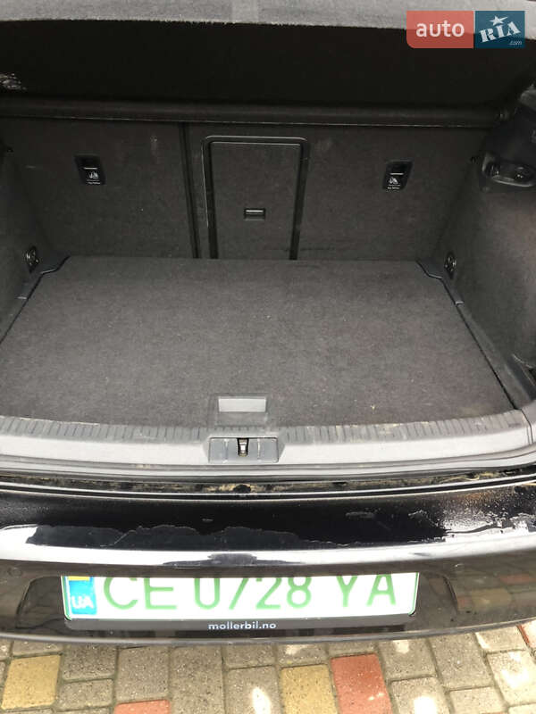 Хетчбек Volkswagen e-Golf 2016 в Чернівцях