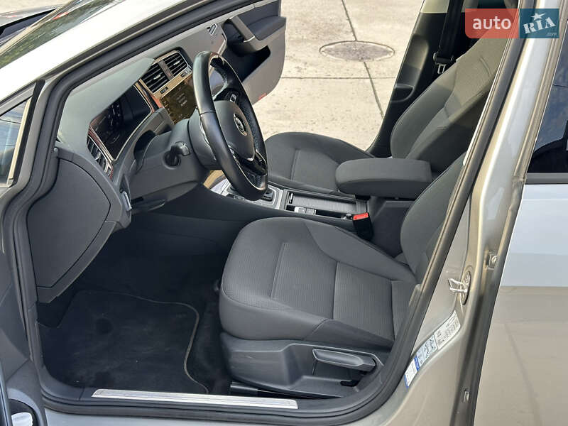Хетчбек Volkswagen e-Golf 2020 в Ужгороді