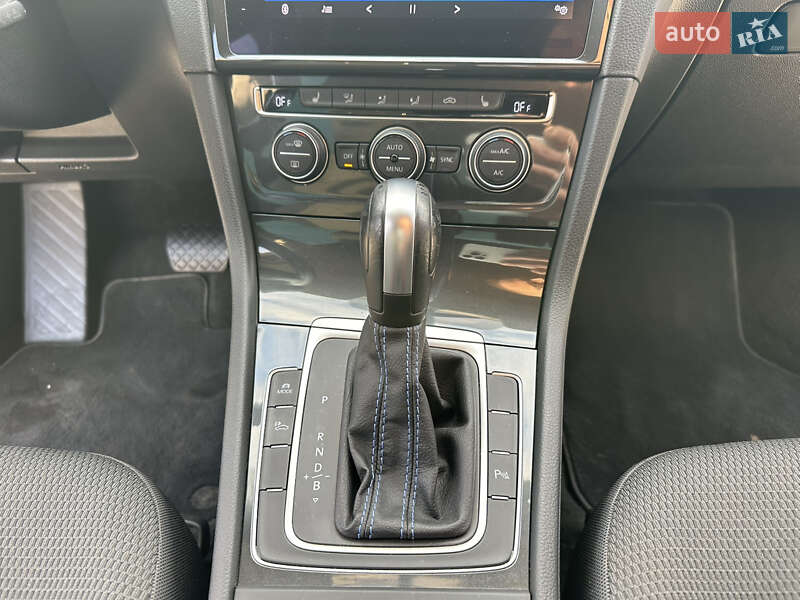 Хетчбек Volkswagen e-Golf 2020 в Ужгороді