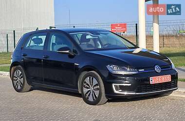 Хэтчбек Volkswagen e-Golf 2016 в 