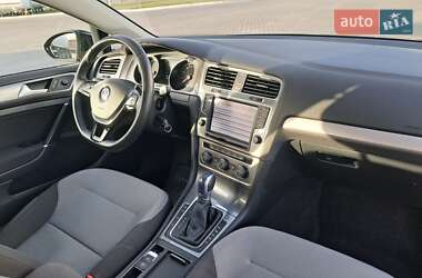 Хэтчбек Volkswagen e-Golf 2016 в 