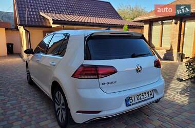 Хэтчбек Volkswagen e-Golf 2017 в 