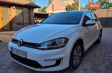 Хэтчбек Volkswagen e-Golf 2017 в 