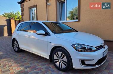 Хэтчбек Volkswagen e-Golf 2017 в 