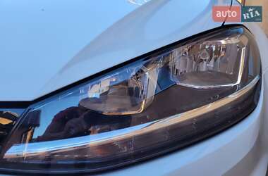 Хэтчбек Volkswagen e-Golf 2017 в 