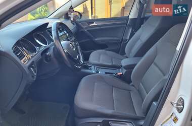 Хэтчбек Volkswagen e-Golf 2017 в 