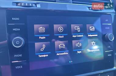 Хэтчбек Volkswagen e-Golf 2017 в 