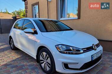 Хэтчбек Volkswagen e-Golf 2017 в 