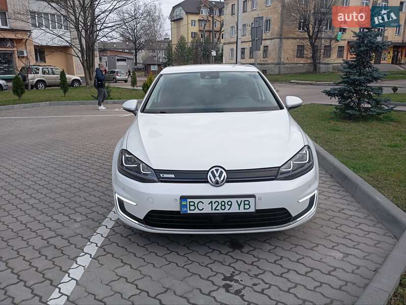 Volkswagen e-Golf 2015