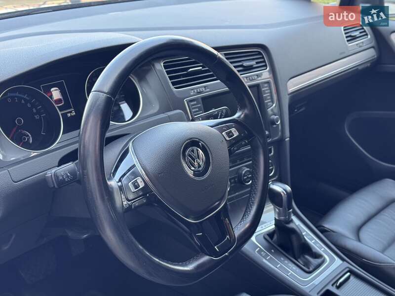 Хетчбек Volkswagen e-Golf 2015 в Луцьку