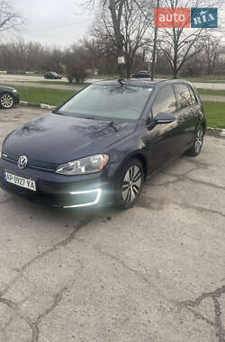 Хэтчбек Volkswagen e-Golf 2015 в 