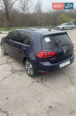 Хэтчбек Volkswagen e-Golf 2015 в 