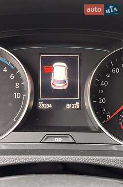 Хэтчбек Volkswagen e-Golf 2018 в 