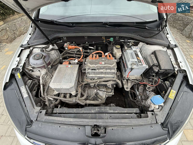 Хетчбек Volkswagen e-Golf 2017 в Умані