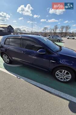 Хетчбек Volkswagen e-Golf 2017 в 