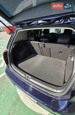 Хетчбек Volkswagen e-Golf 2017 в 