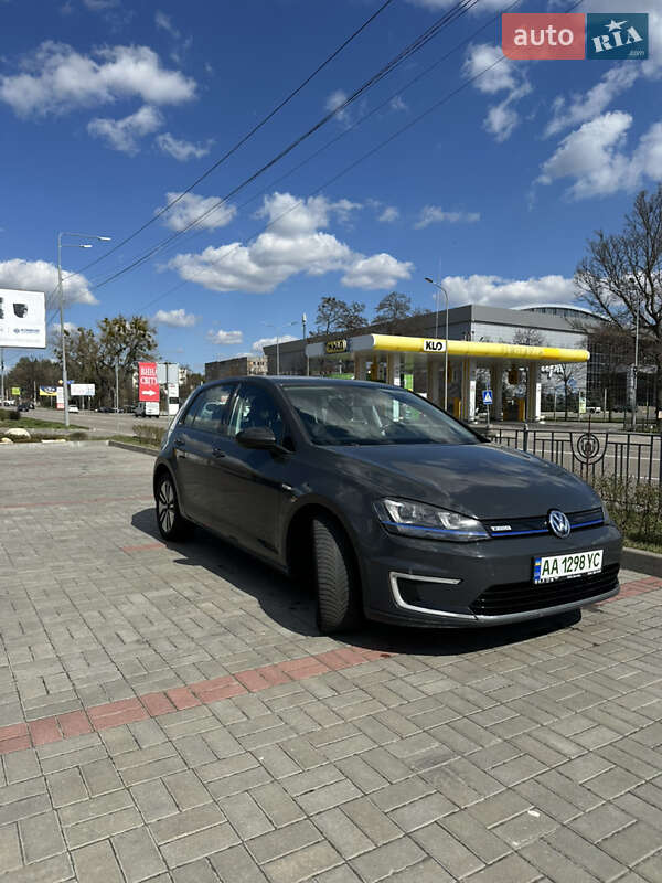 Хетчбек Volkswagen e-Golf 2017 в Києві