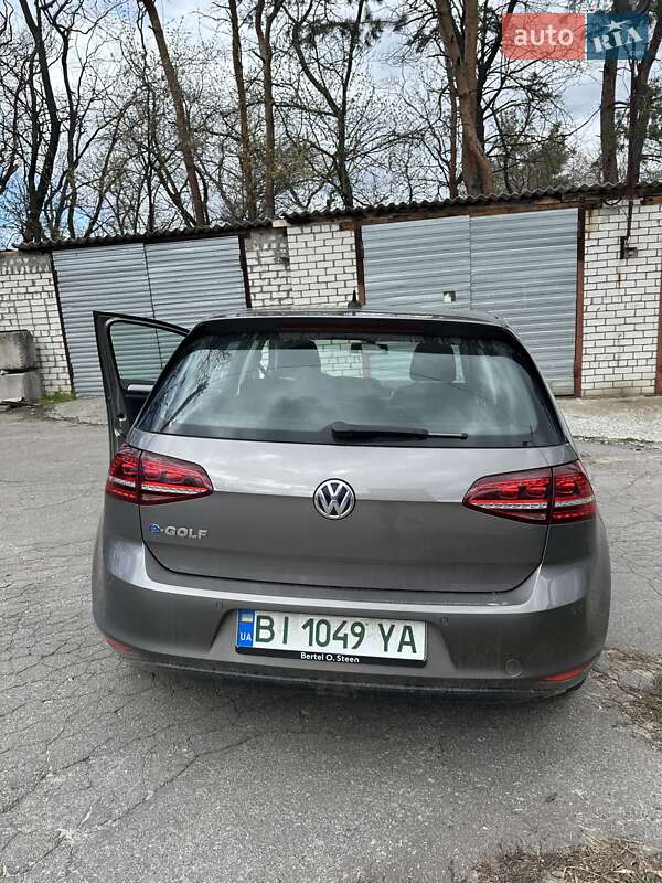 Хетчбек Volkswagen e-Golf 2016 в Світловодську