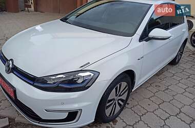 Хэтчбек Volkswagen e-Golf 2017 в 