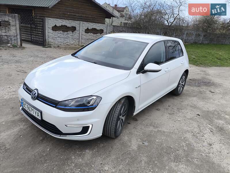 Хэтчбек Volkswagen e-Golf 2014 в Яворове