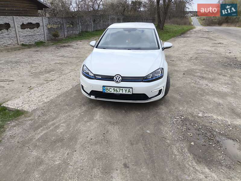 Хэтчбек Volkswagen e-Golf 2014 в Яворове