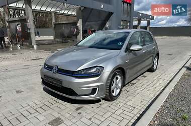 Хэтчбек Volkswagen e-Golf 2015 в 