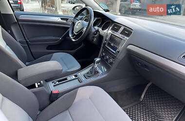 Хэтчбек Volkswagen e-Golf 2015 в 