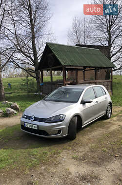 Хэтчбек Volkswagen e-Golf 2014 в 