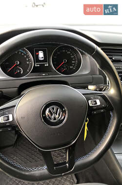 Хэтчбек Volkswagen e-Golf 2014 в 