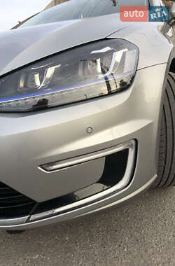 Хэтчбек Volkswagen e-Golf 2014 в 