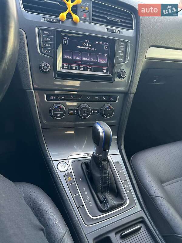 Хэтчбек Volkswagen e-Golf 2014 в Харькове фото 16 Хэтчбек Volkswagen e-Golf 2014 в Харькове