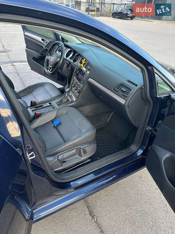 Хэтчбек Volkswagen e-Golf 2014 в Харькове фото 13 Хэтчбек Volkswagen e-Golf 2014 в Харькове