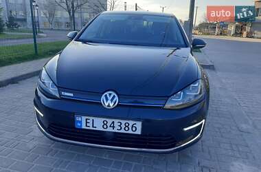 Хэтчбек Volkswagen e-Golf 2016 в 